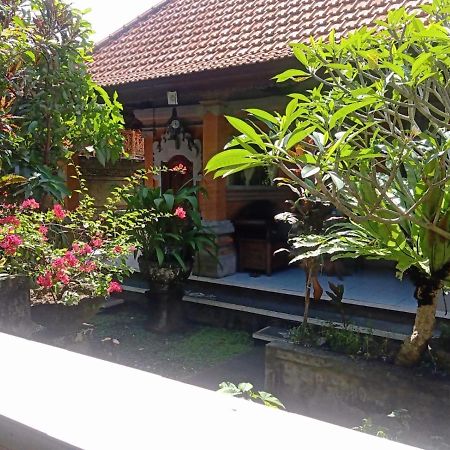 Family Guest House Ubud  Ngoại thất bức ảnh