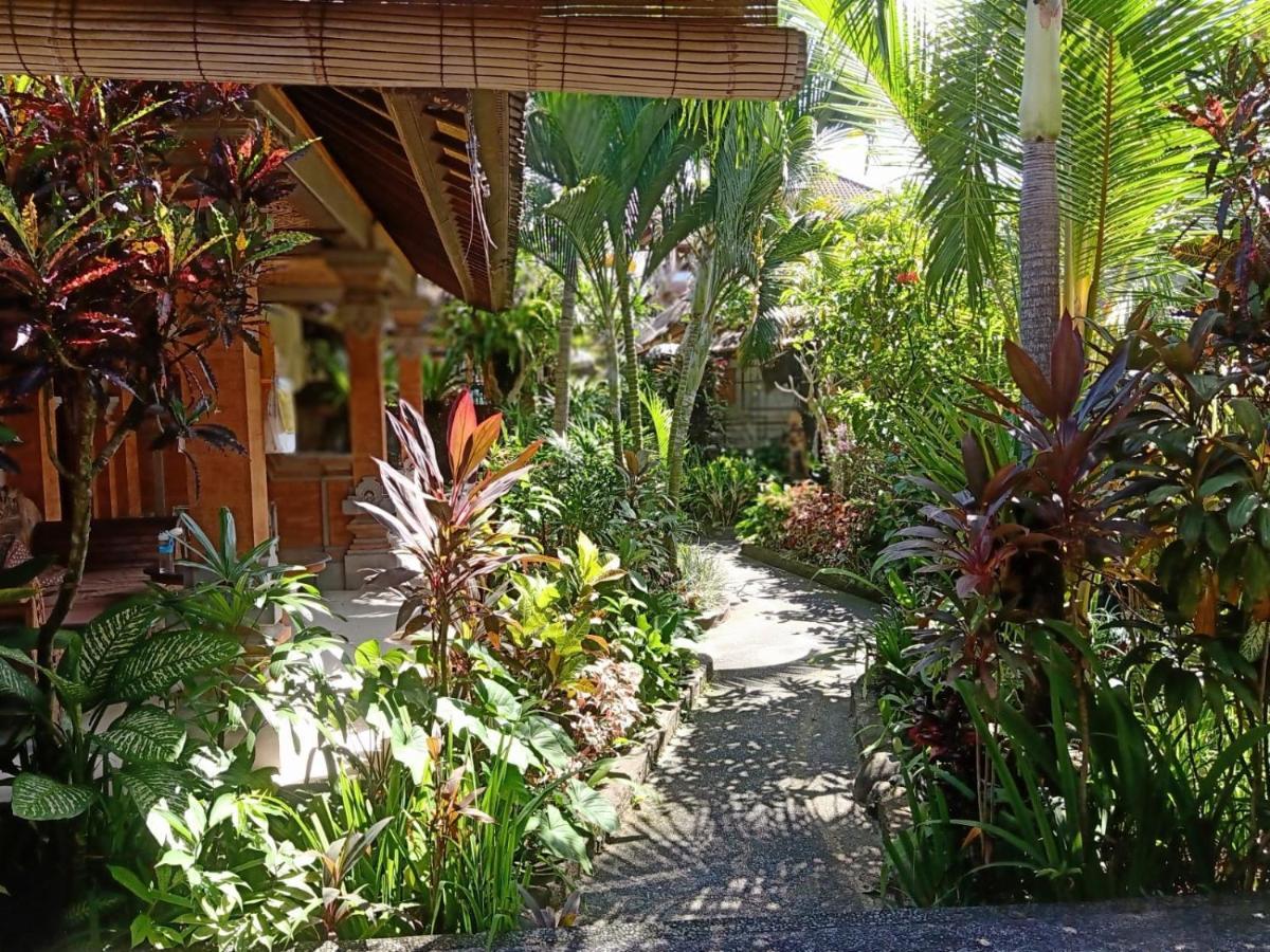 Family Guest House Ubud  Ngoại thất bức ảnh
