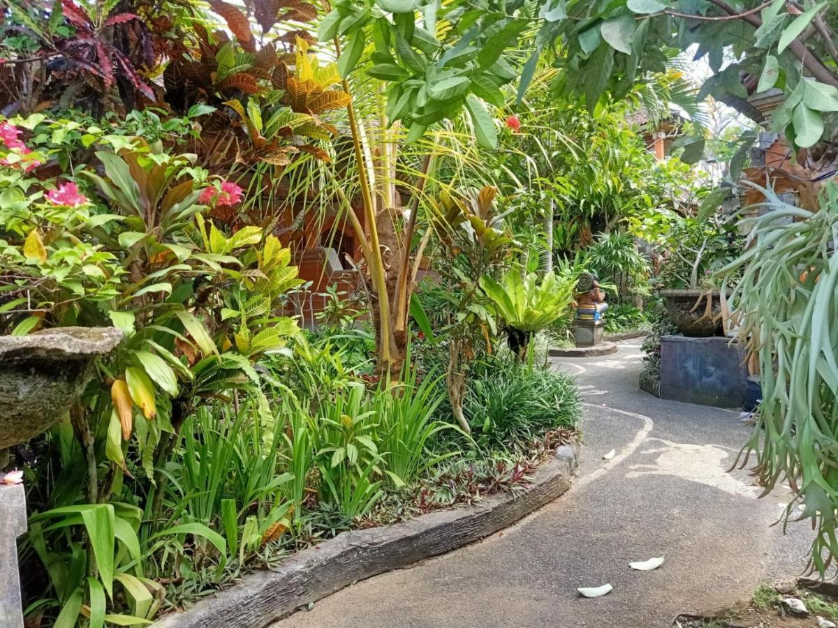 Family Guest House Ubud  Ngoại thất bức ảnh
