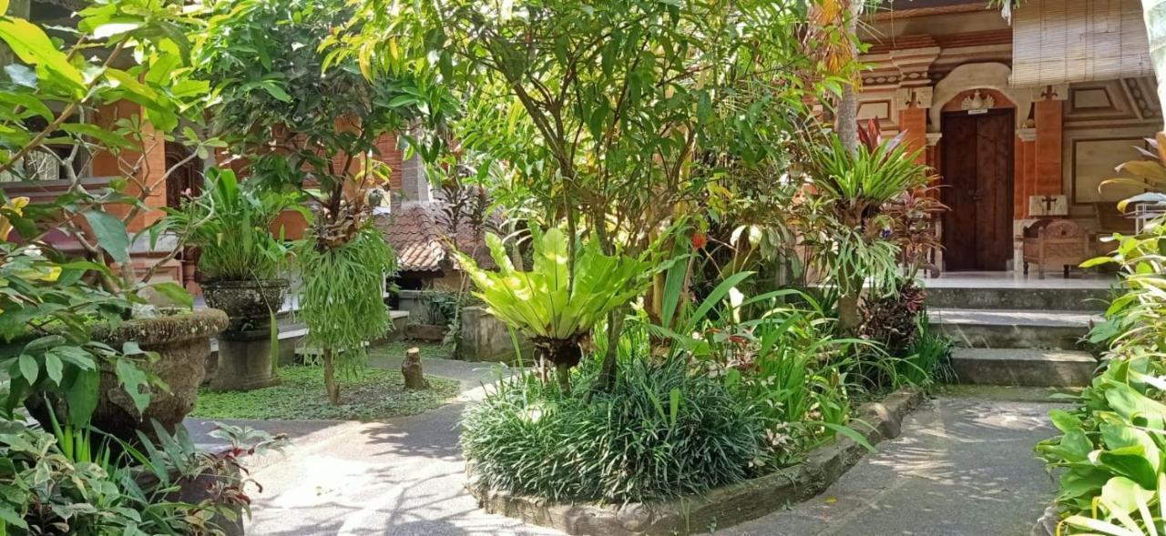 Family Guest House Ubud  Ngoại thất bức ảnh
